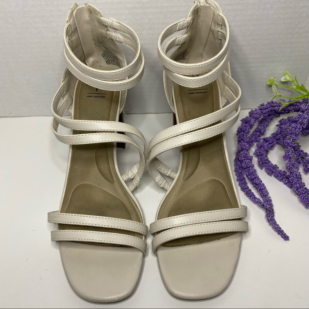 Heeled Dress Sandals Light Cream Size 11 Simply Vera Vera Wang Style Contiga